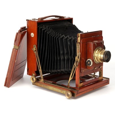 Lot 328 - A Thornton-Pickard 'Imperial Perfecta' Half Plate Mahogany Field Camera