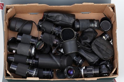 Lot 610 - A Collection of SLR Lenses