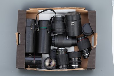 Lot 615 - A Collection of SLR Lenses