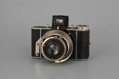 Lot 451 - An Ihagee Parvola Camera