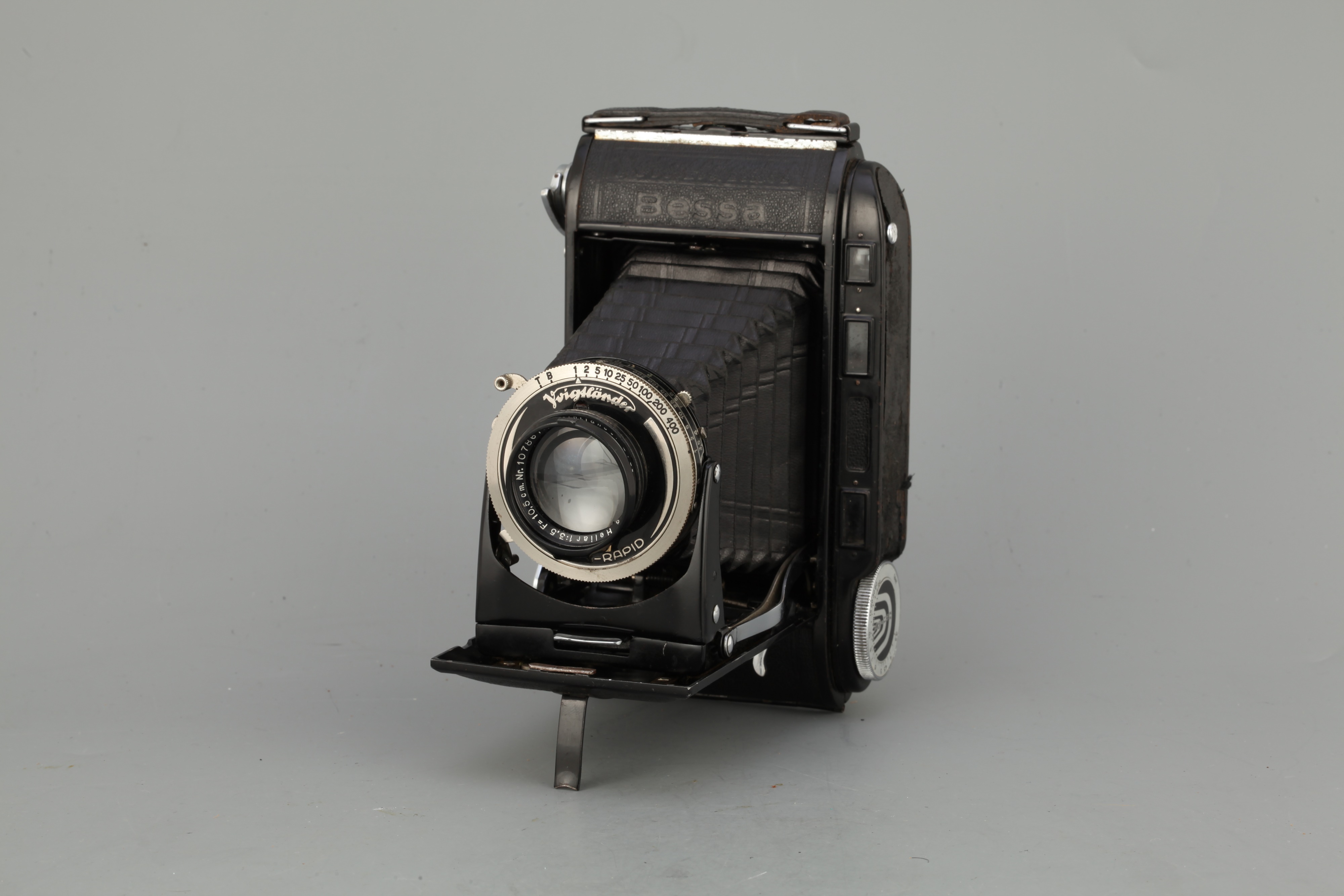 Lot 466 - A Voigtlander Bessa RF Medium Format Camera