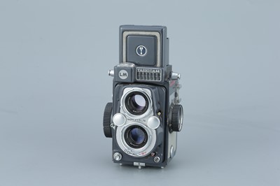 Lot 463 - A Yashica-44 TLR Camera