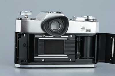 Lot 354 - A Zeiss Voigtlander Icarex 35 S BM