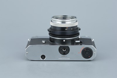 Lot 354 - A Zeiss Voigtlander Icarex 35 S BM