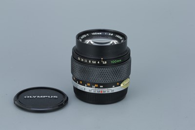 Lot 264 - An Olympus Zuiko Auto-T f/2.8 100mm Lens