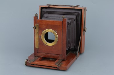 Lot 719 - An Unmarked Half Plate Field Camera