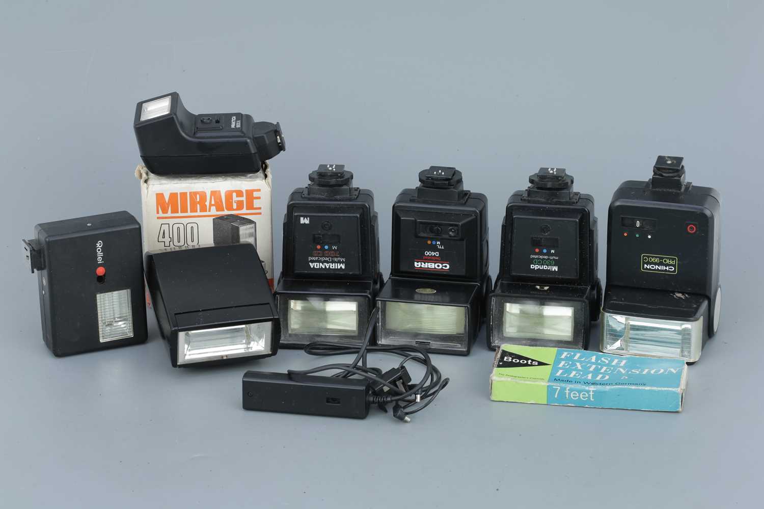 Lot 117 - A Selection of Camera Flash Units