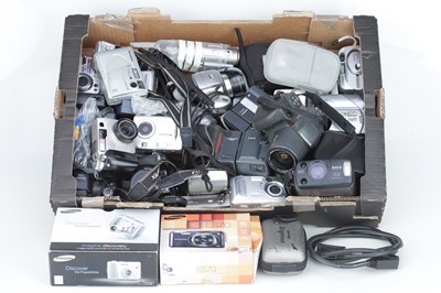 Lot 706 - A Selection of Compact Cameras