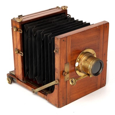 Lot 354 - An Unmarked Half Plate Mahogany Tailbaord Camera