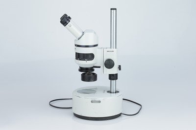 Lot 19 - WILD Heerbrugg M5A Binocular Microscope