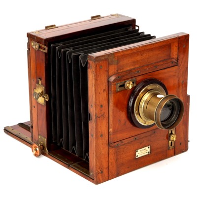 Lot 358 - A Samuel Hulme Half Plate Mahogany Tailboard Camera