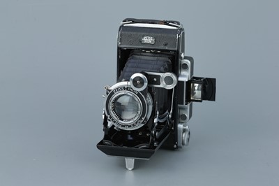 Lot 491 - A Zeiss Ikon Super Ikonta 531/2 Folding Camera