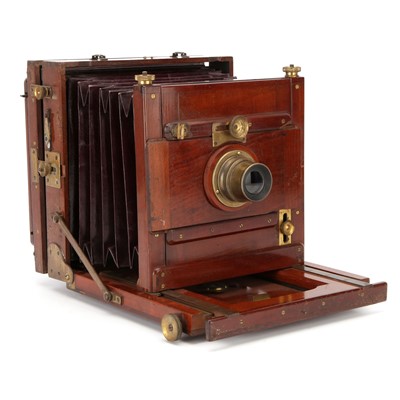 Lot 364 - A T. Naylor 5x7½ Mahogany Reverse Tailboard Camera