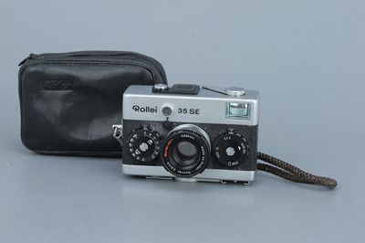 Lot 378 - A Rollei 35 SE Compact Camera