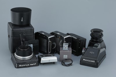 Lot 480 - A Selection of Medium Format Accessories