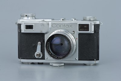 Lot 381 - A Zeiss Ikon Contax II Rangefinder Camera