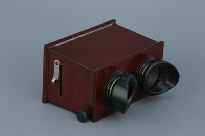 Lot 80 - Veroscope-Type Stereo Viewer