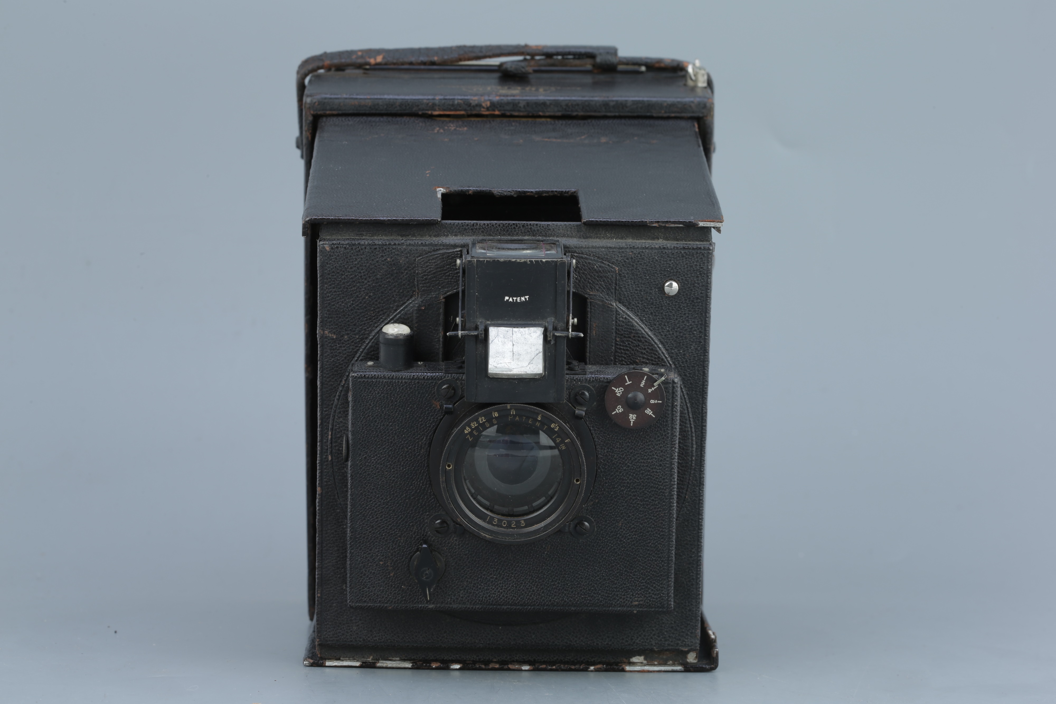 Lot 674 - An Adams Idento Folding Strut Camera,