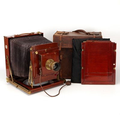 Lot 381 - A Thornton-Pickard Royal Ruby 10x8" Mahogany Field Camera