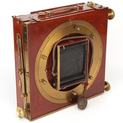 Lot 381 - A Thornton-Pickard Royal Ruby 10x8" Mahogany Field Camera