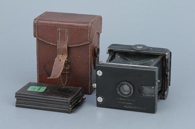 Lot 670 - A Stereoscopic Co. 'Vesca' Luxus Folding Strut Camera