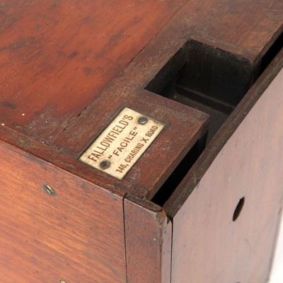 Lot 391 - A Fallowfield 'Facile' Mahogany Detective Magazine Camera