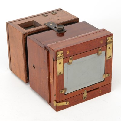 Lot 392 - An Unmarked Mahogany Detective Plate Camera