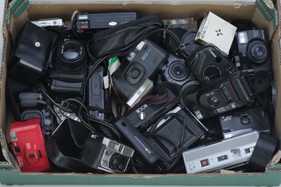 Lot 655 - A Collection of Compact Cameras