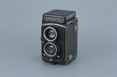 Lot 543 - A Rollei Rolleicord II Type V TLR Camera