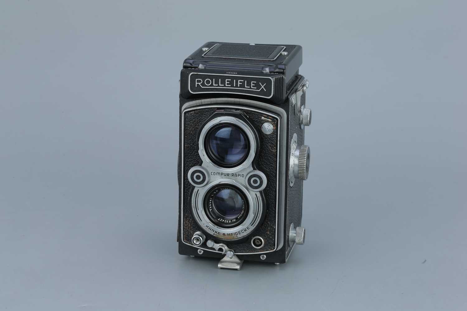 Lot 550 - A Rollei Rolleiflex Automat TLR Camera