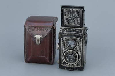 Lot 553 - A Rollei Rolleicord I Art Deco TLR Camera