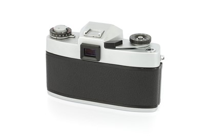 Lot 73 - A Leica Leicaflex SL SLR Camera Outfit