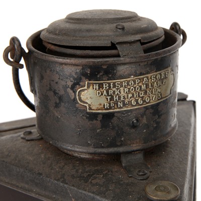 Lot 417 - An H. Bishop & Son 'The Phoenix' Darkroom Lamp