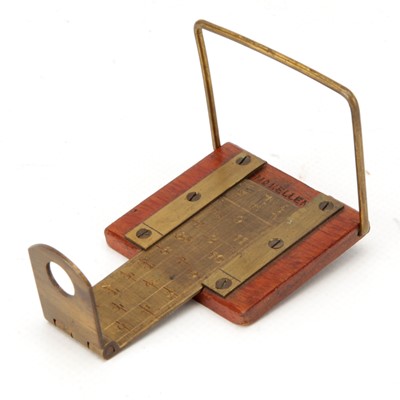 Lot 424 - A McKellen Mahogany & Brass Folding Frame Finder