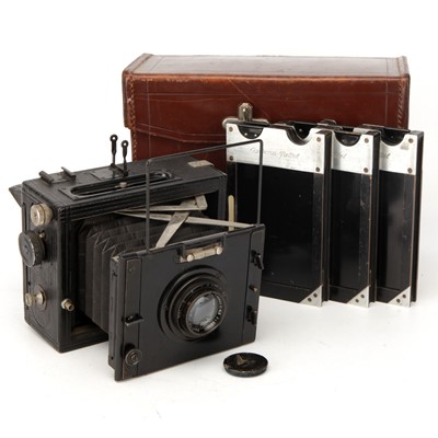 Lot 465 - A Contessa-Nettel Deck Rullo Folding Strut Camera