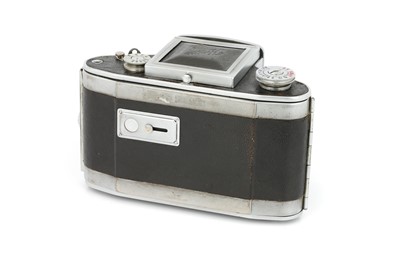 Lot 233 - An Ihagee Exakta 66 Horizontal Camera