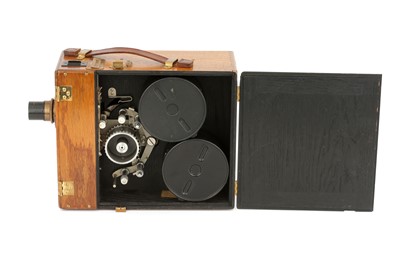 Lot 324 - An Ernemann Kino C II Motion Picture Camera
