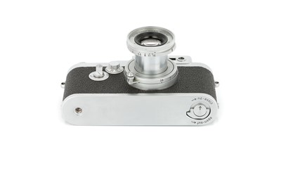 Lot 11 - A Leica IIIg Rangefinder Camera