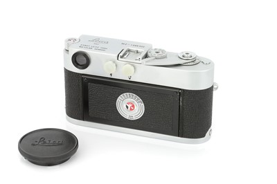 Lot 32 - A Leica M2 Rangefinder Body