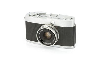 Lot 205 - A Kowa SW Compact Camera