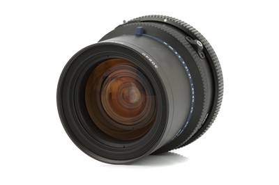 Lot 236 - A Mamiya RZ67 Pro II Medium Format Outfit
