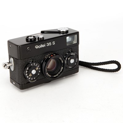 Lot 70 - A Rollei 35S Compact Camera