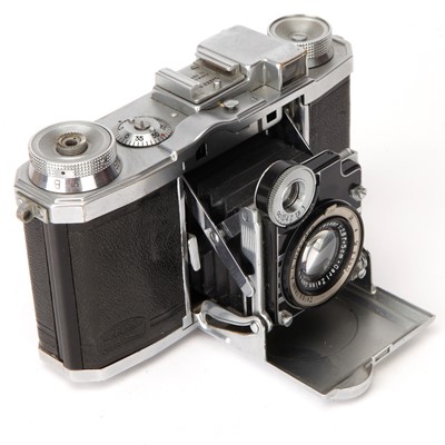 Lot 77 - A Zeiss Ikon Super Nettel II Rangefinder Camera
