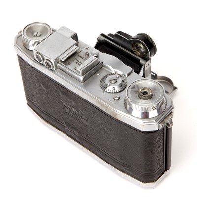 Lot 77 - A Zeiss Ikon Super Nettel II Rangefinder Camera