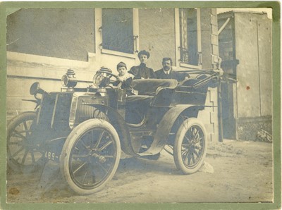 Lot 185 - Four Early Photographs of Veteran and Vintage Cars