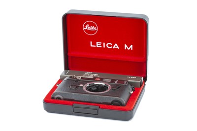 Lot 54 - A Leica M6 Rangefinder Body