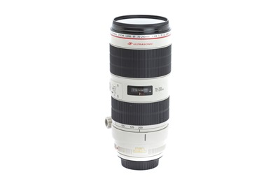 Lot 211 - A Canon EF IS II f/2.8 70-200mm Lens
