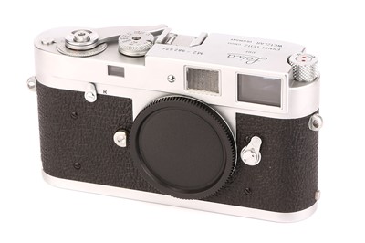 Lot 1058 - A Leica M2 Rangefinder Body