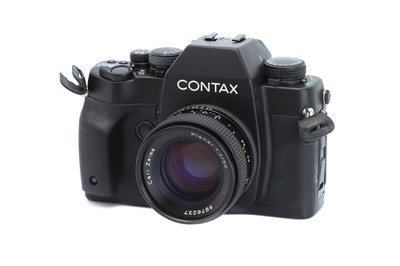 Lot 218 - A Contax RXII SLR Camera