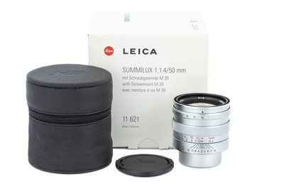 Lot 32 - A Leitz Summilux f/1.4 50mm Lens